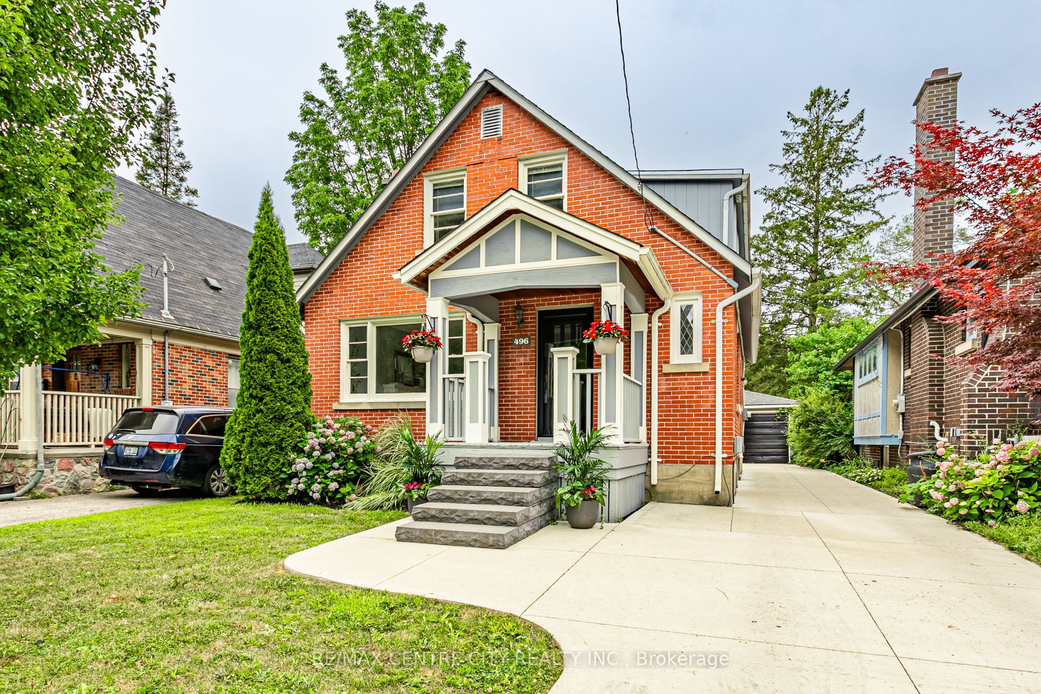 496 Baker Street Property Photo 1