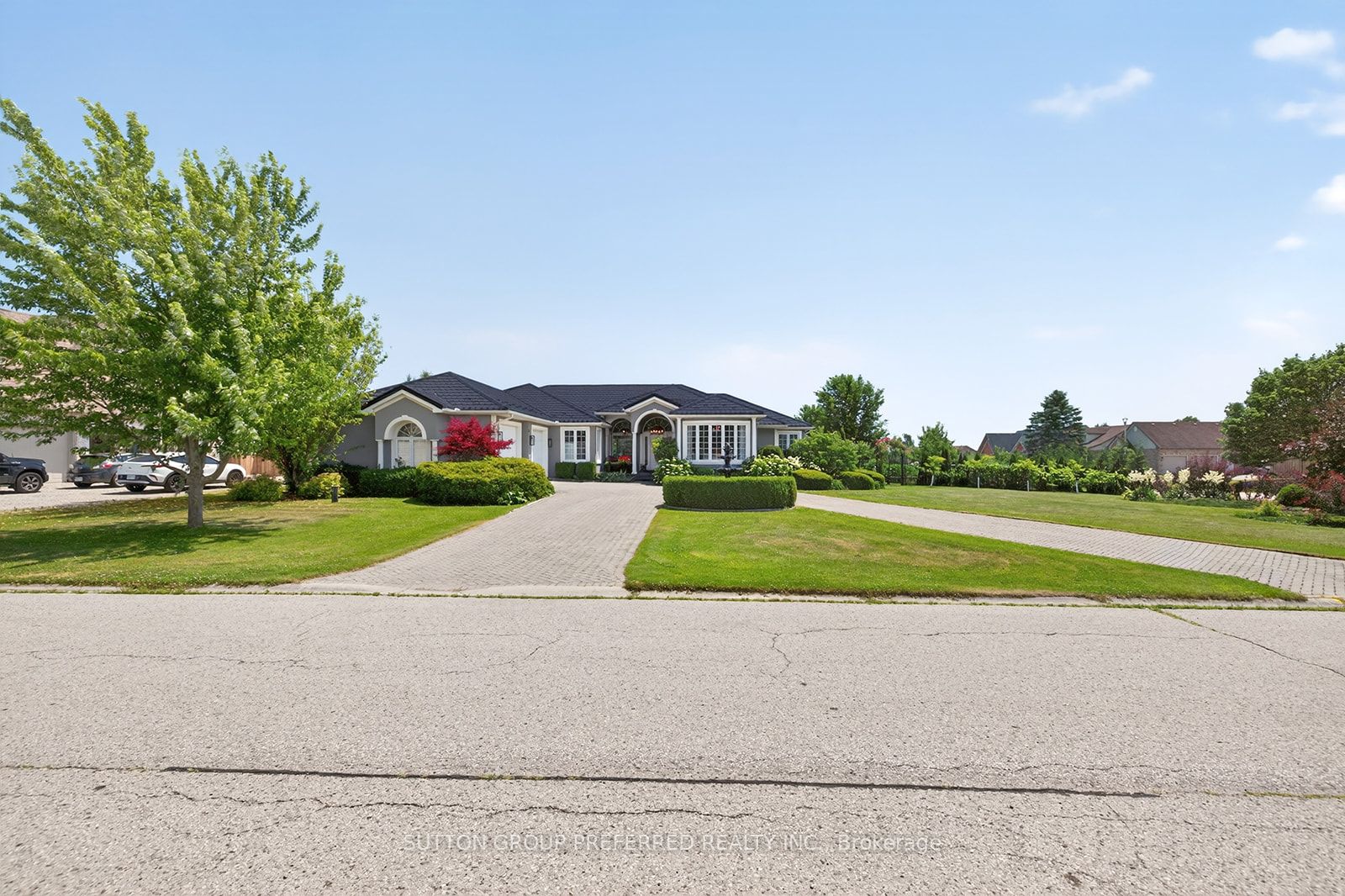 31 Hillview Drive Property Photo 1
