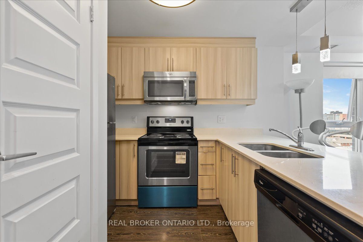 158 King Street N 1105 Property Photo 4