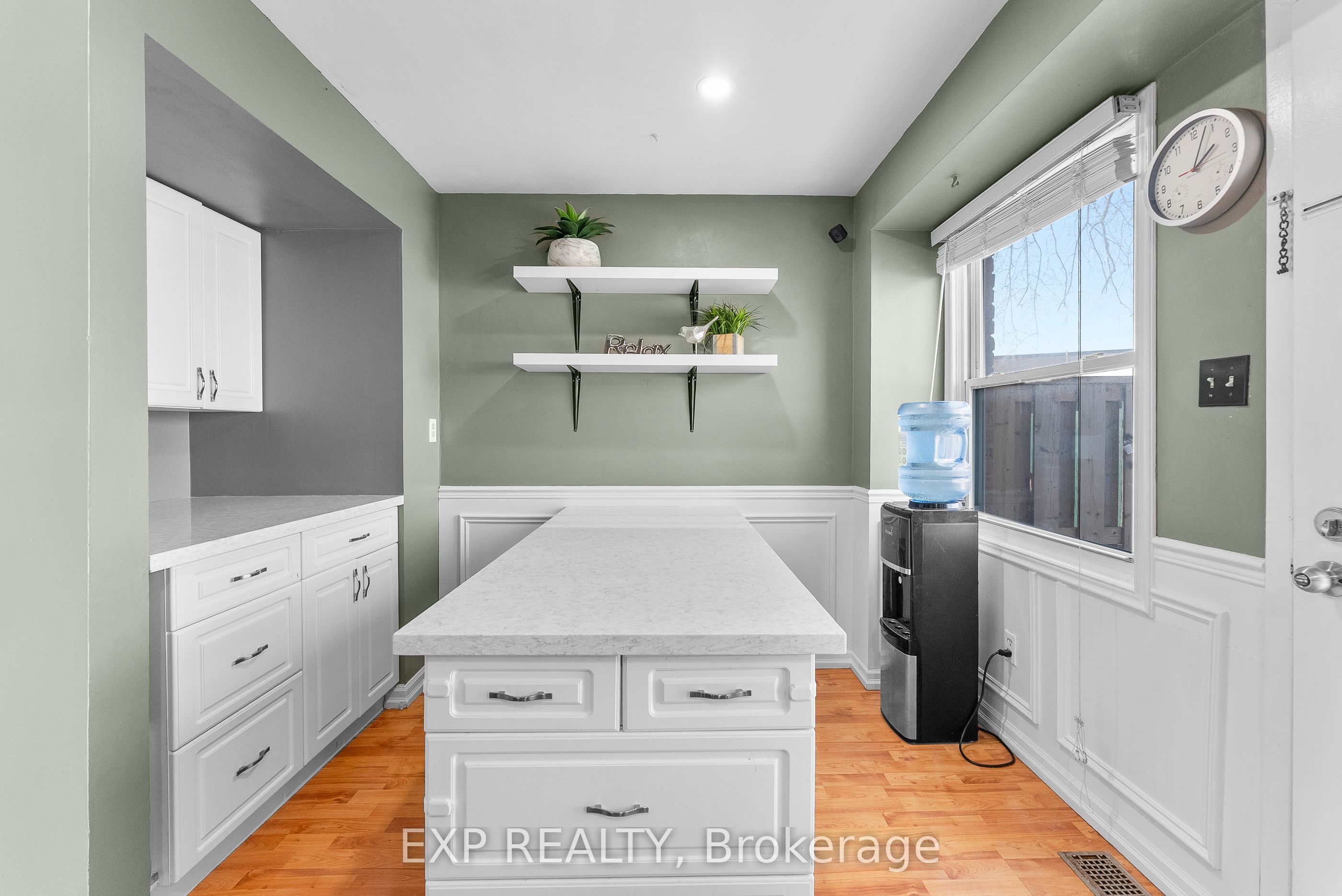25 Linfield Drive 28 Property Photo 2