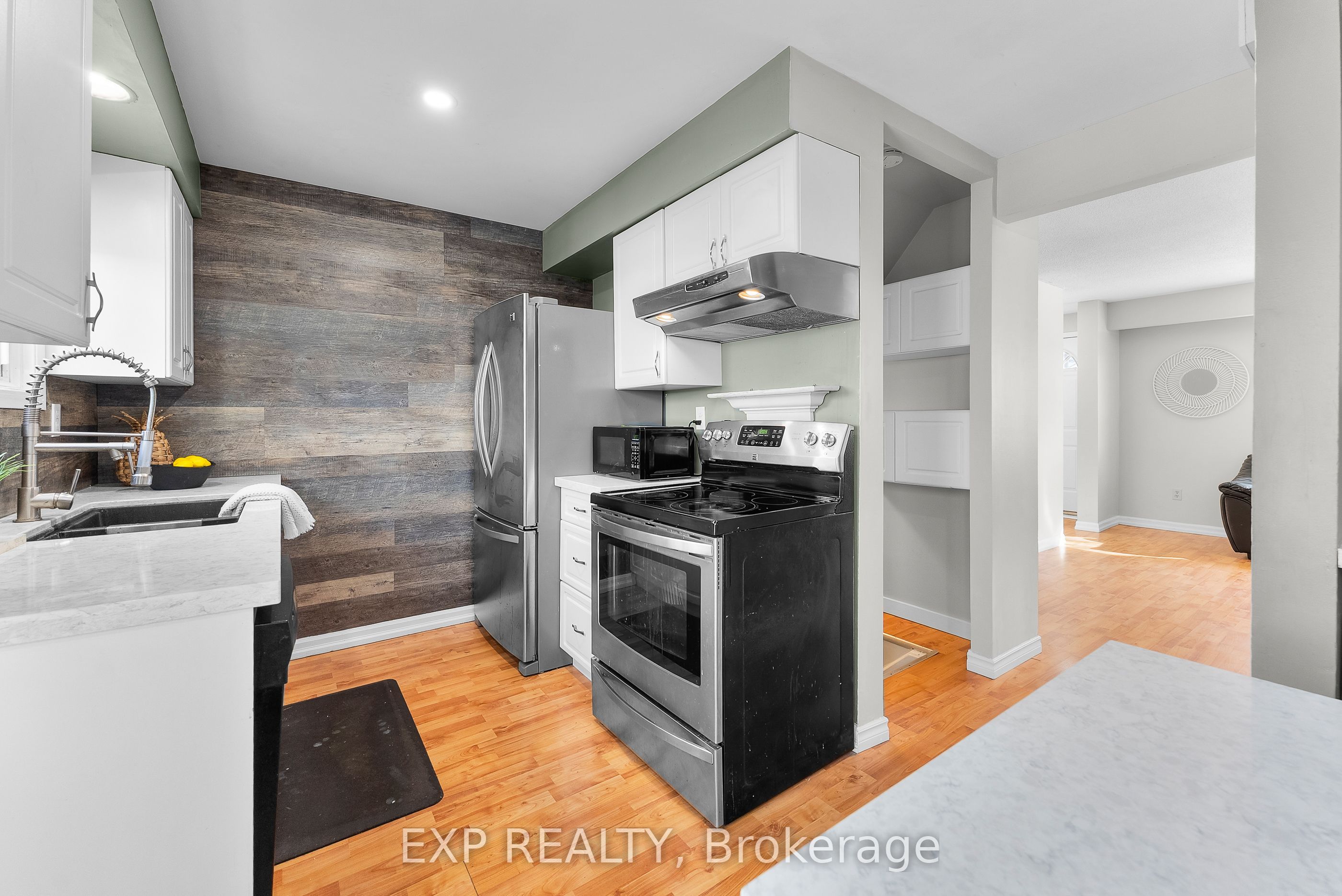 25 Linfield Drive 28 Property Photo 5