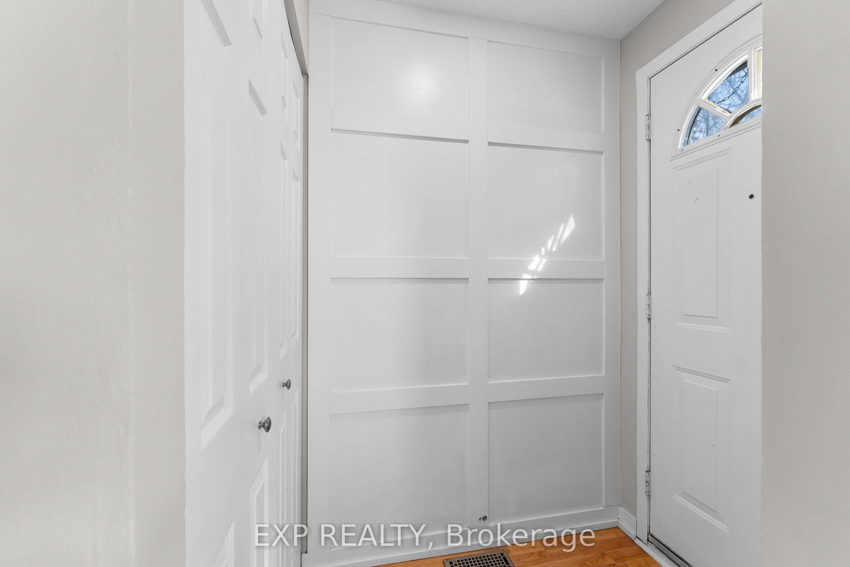 25 Linfield Drive 28 Property Photo 7