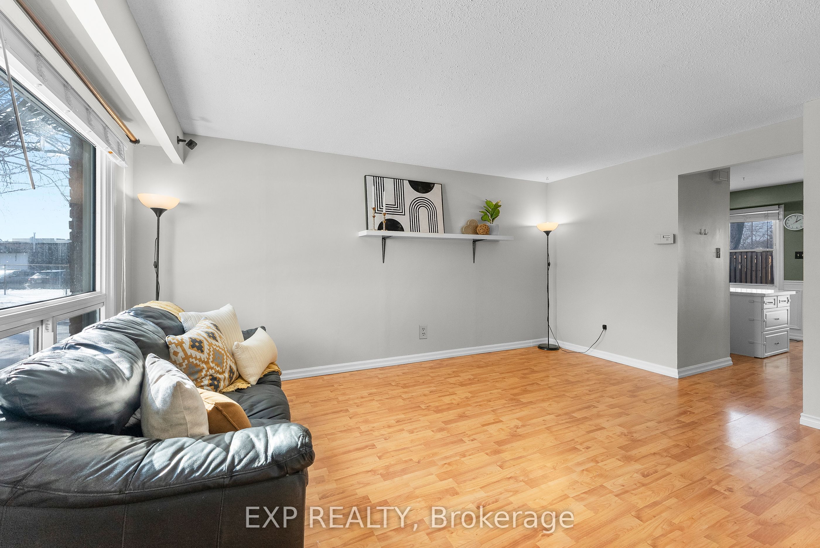25 Linfield Drive 28 Property Photo 8
