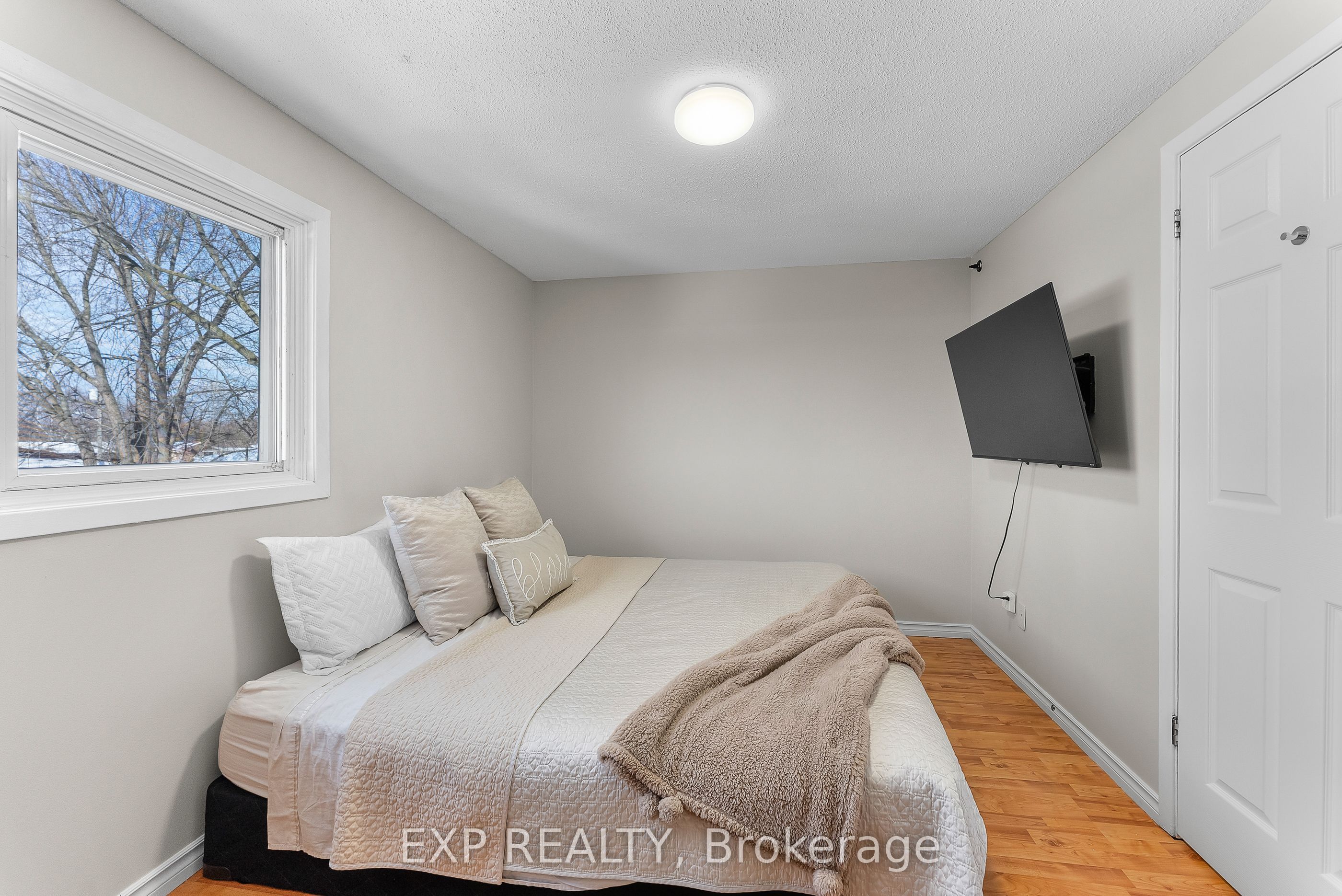 25 Linfield Drive 28 Property Photo 11