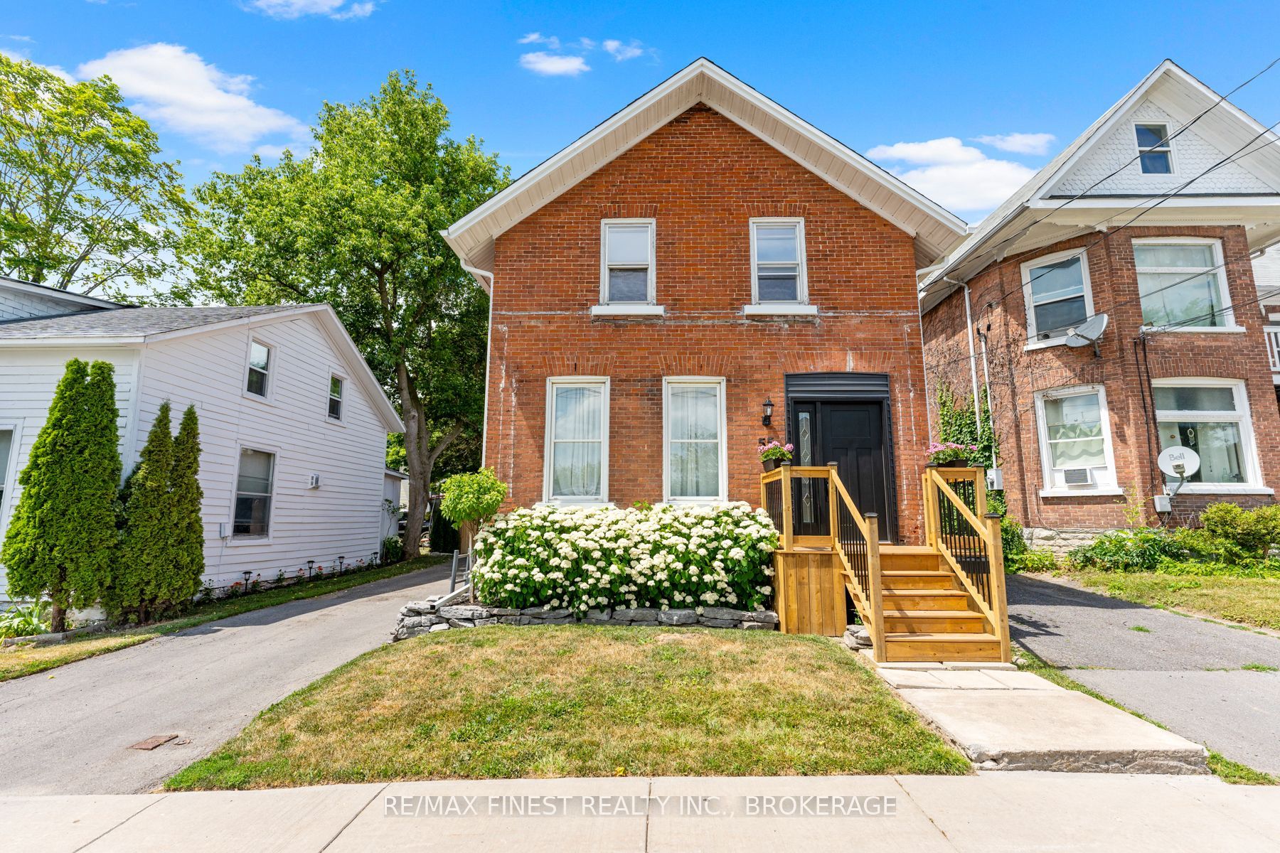 55 Bridge St E Property Photo 1