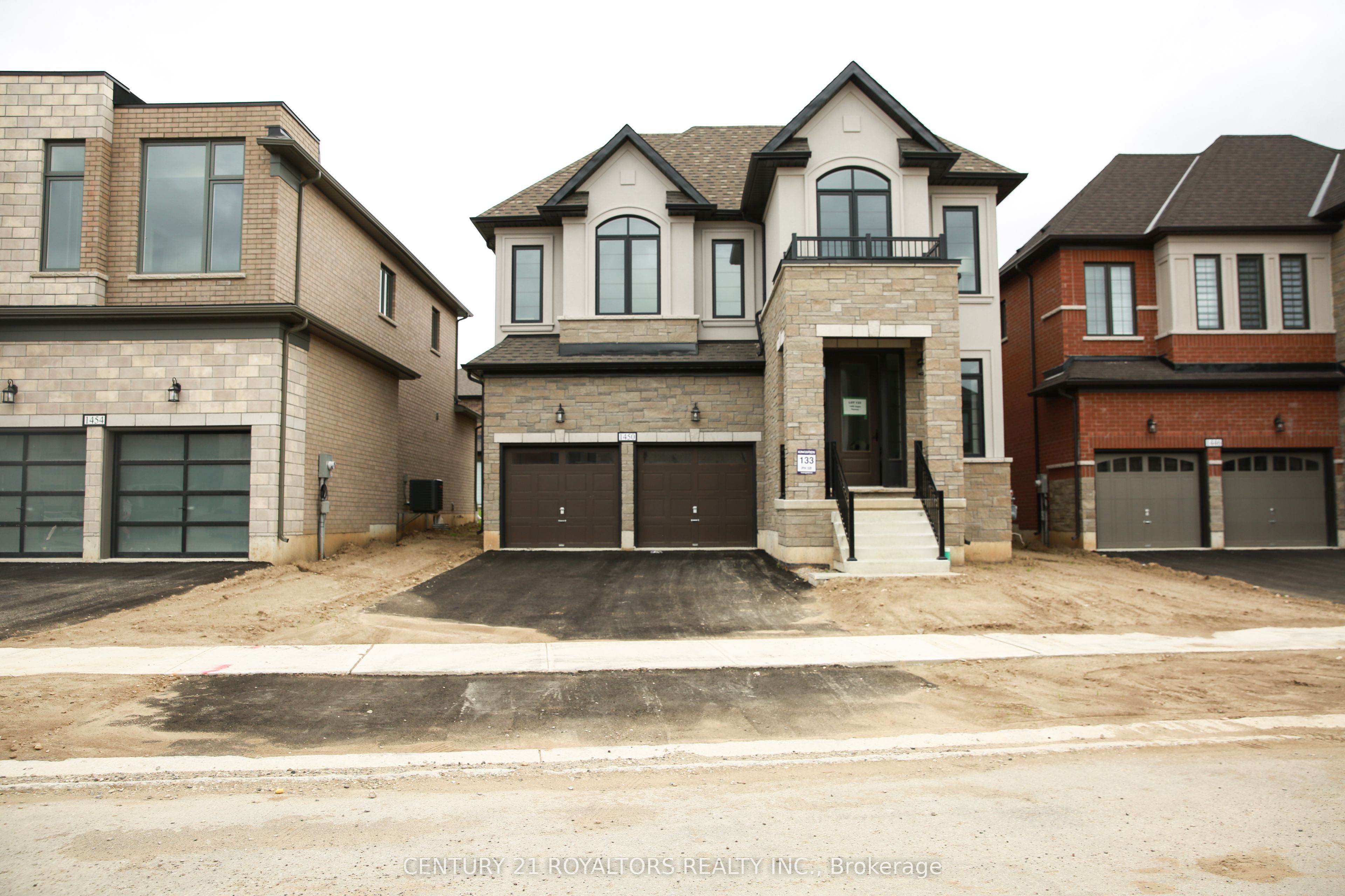 1450 Upper Thames Drive Property Photo 1