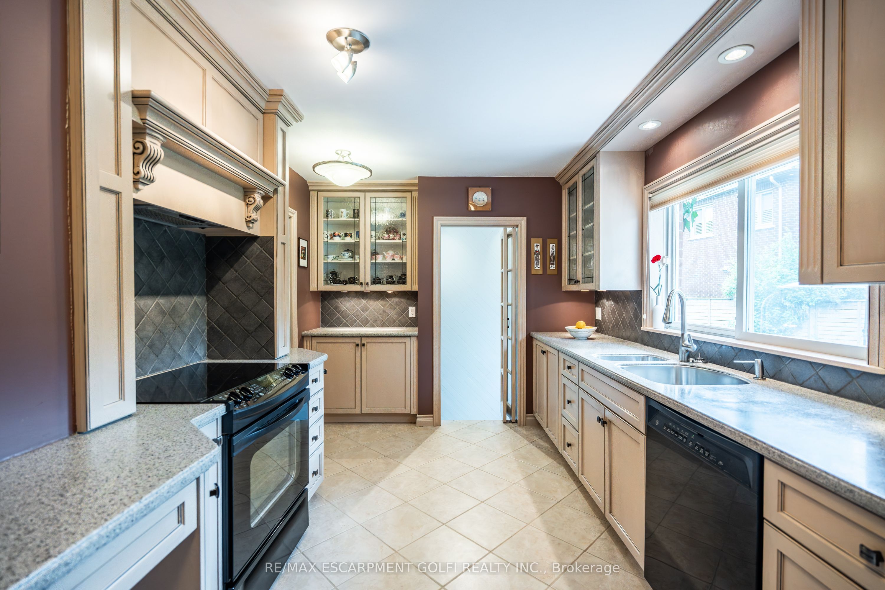 98 Hadley Drive Property Photo 11