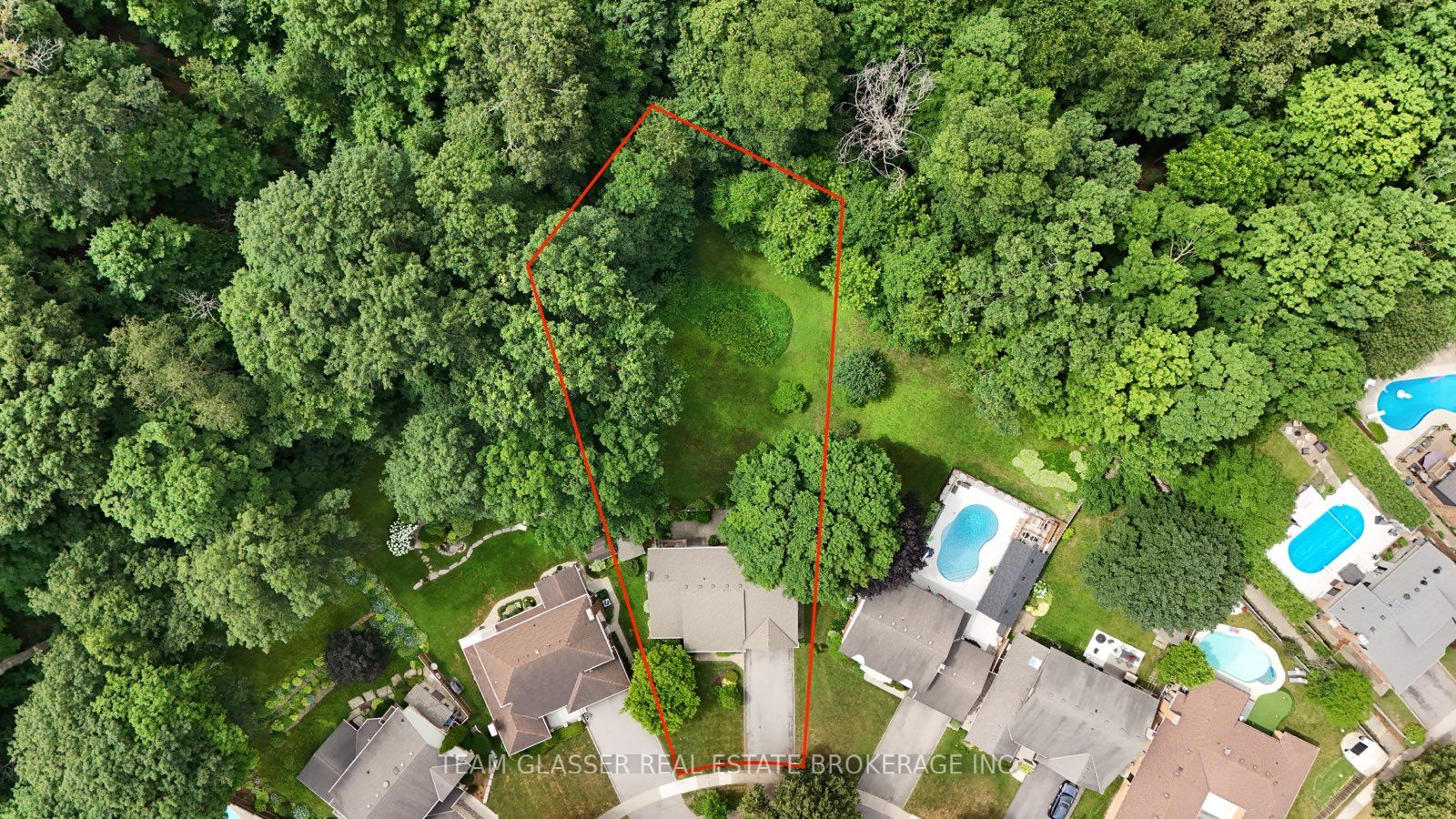 7 Robinwood Crescent Property Photo 1