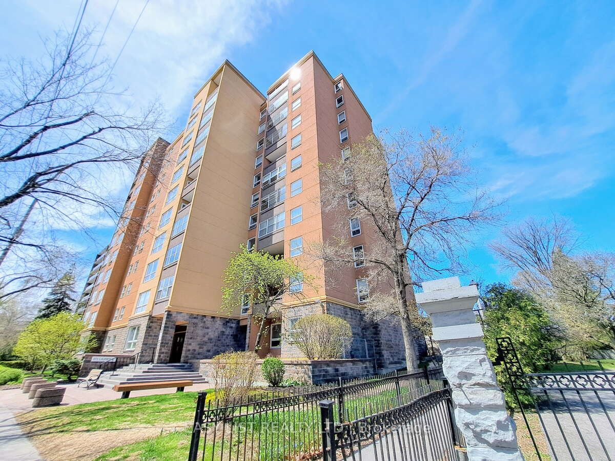 373 Laurier Avenue E 401 Property Photo 1