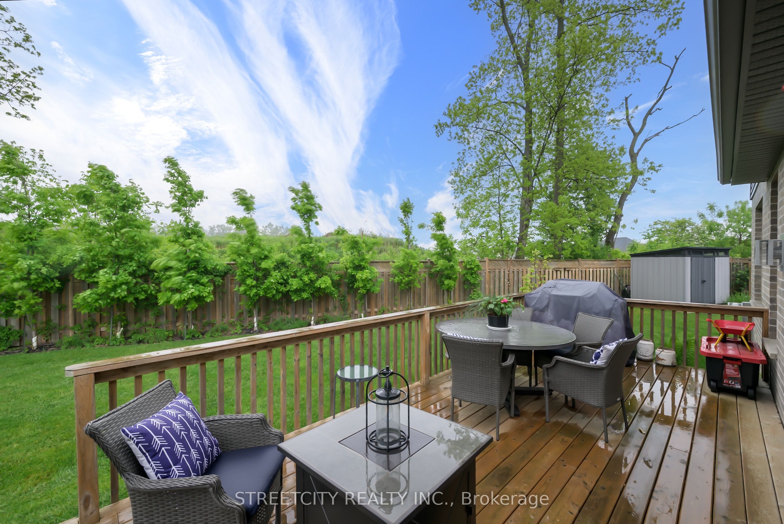 1061 Eagletrace Drive 35 Property Photo 10