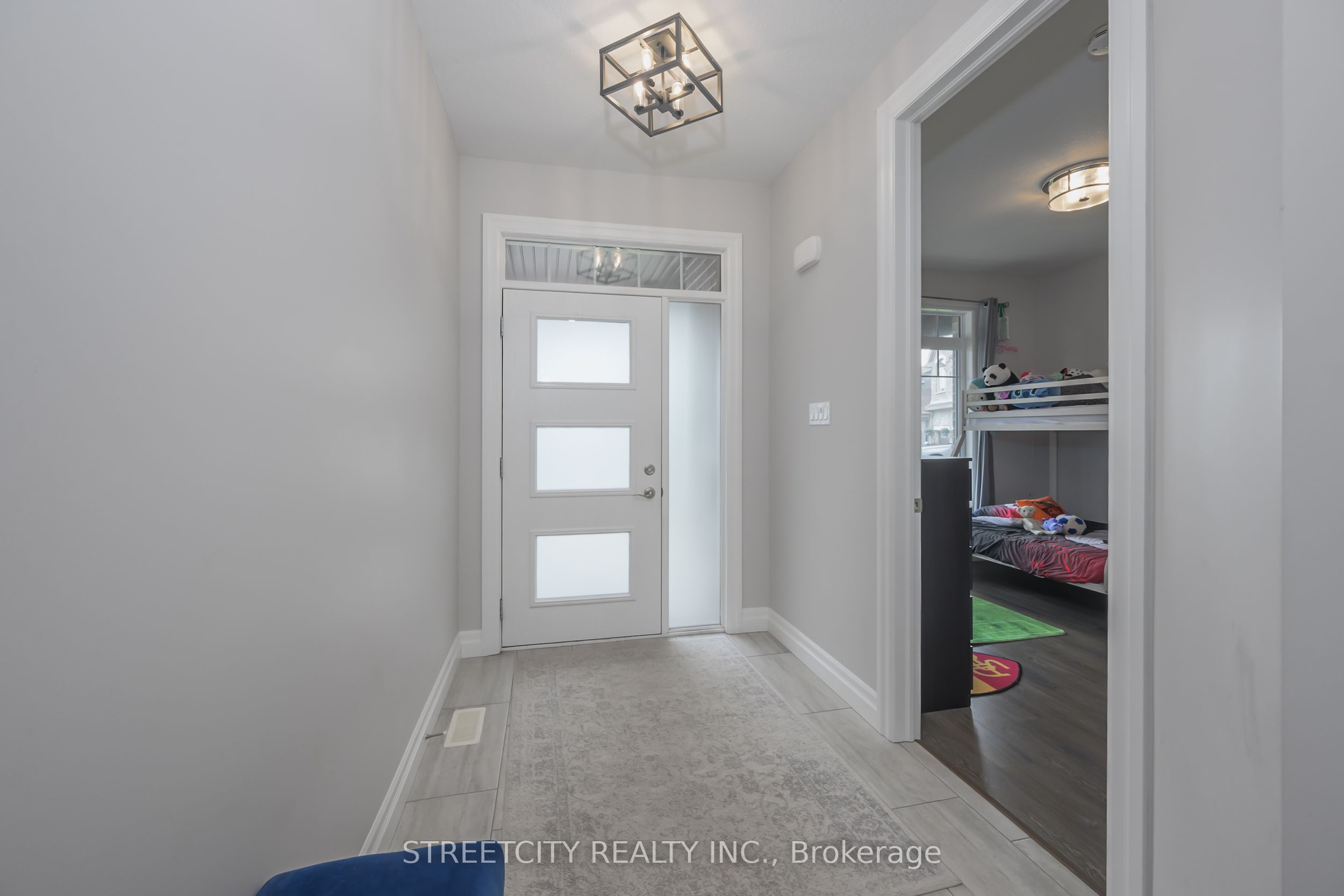 1061 Eagletrace Drive 35 Property Photo 13