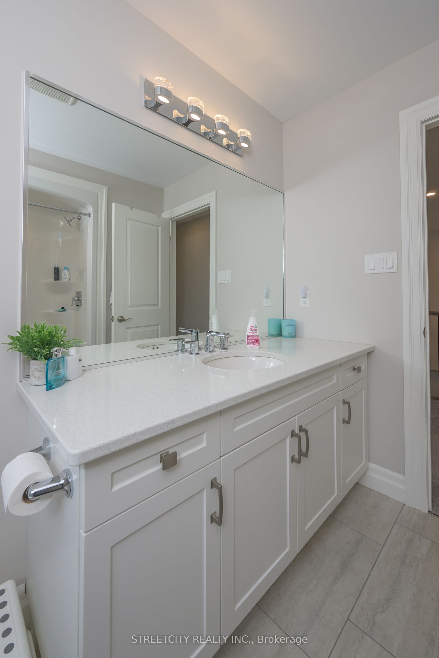1061 Eagletrace Drive 35 Property Photo 40