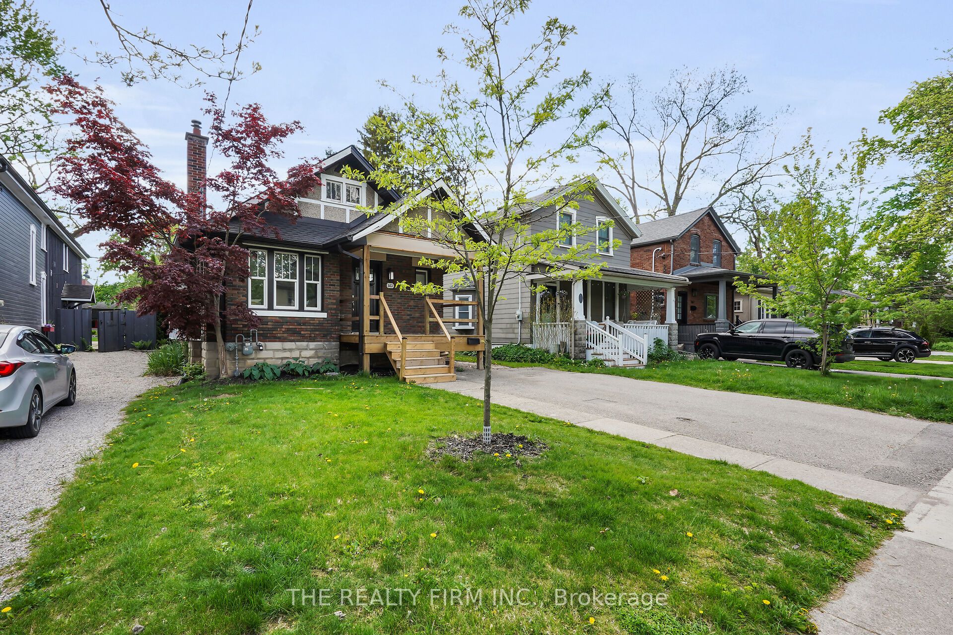 863 Colborne Street N Property Photo 1