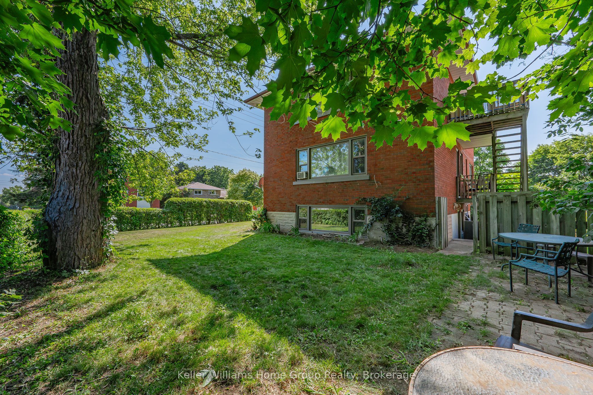 228 Connaught Street Property Photo 8