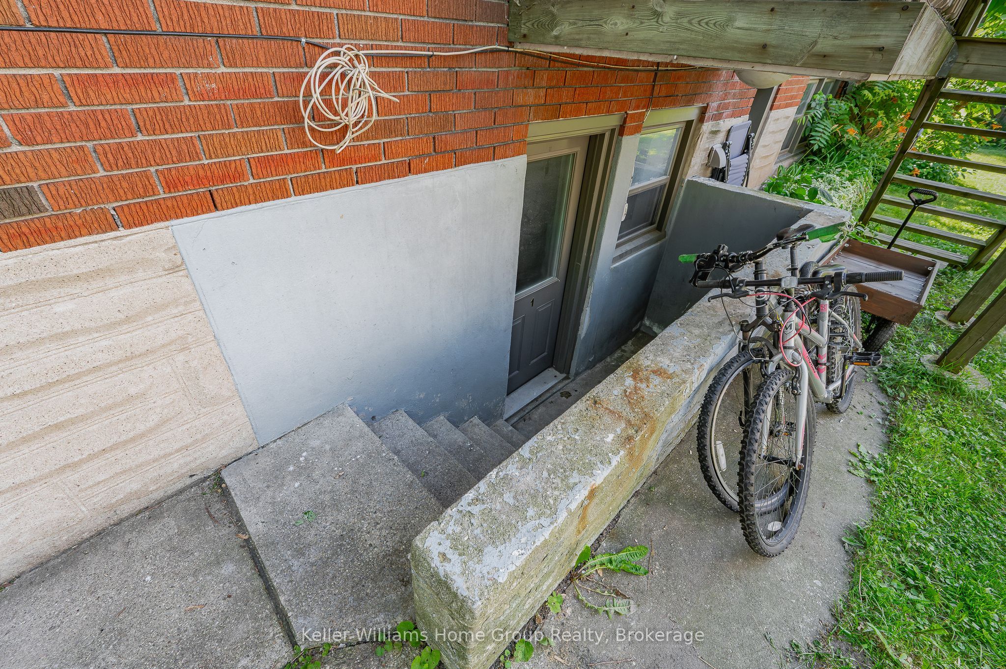 228 Connaught Street Property Photo 10