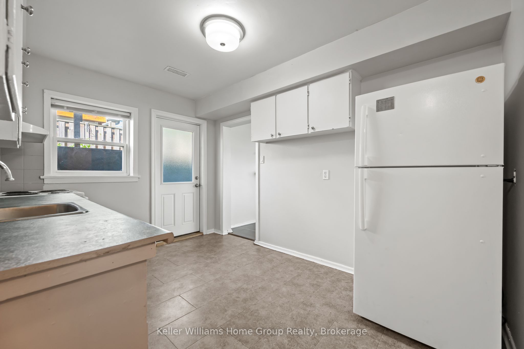 228 Connaught Street Property Photo 15