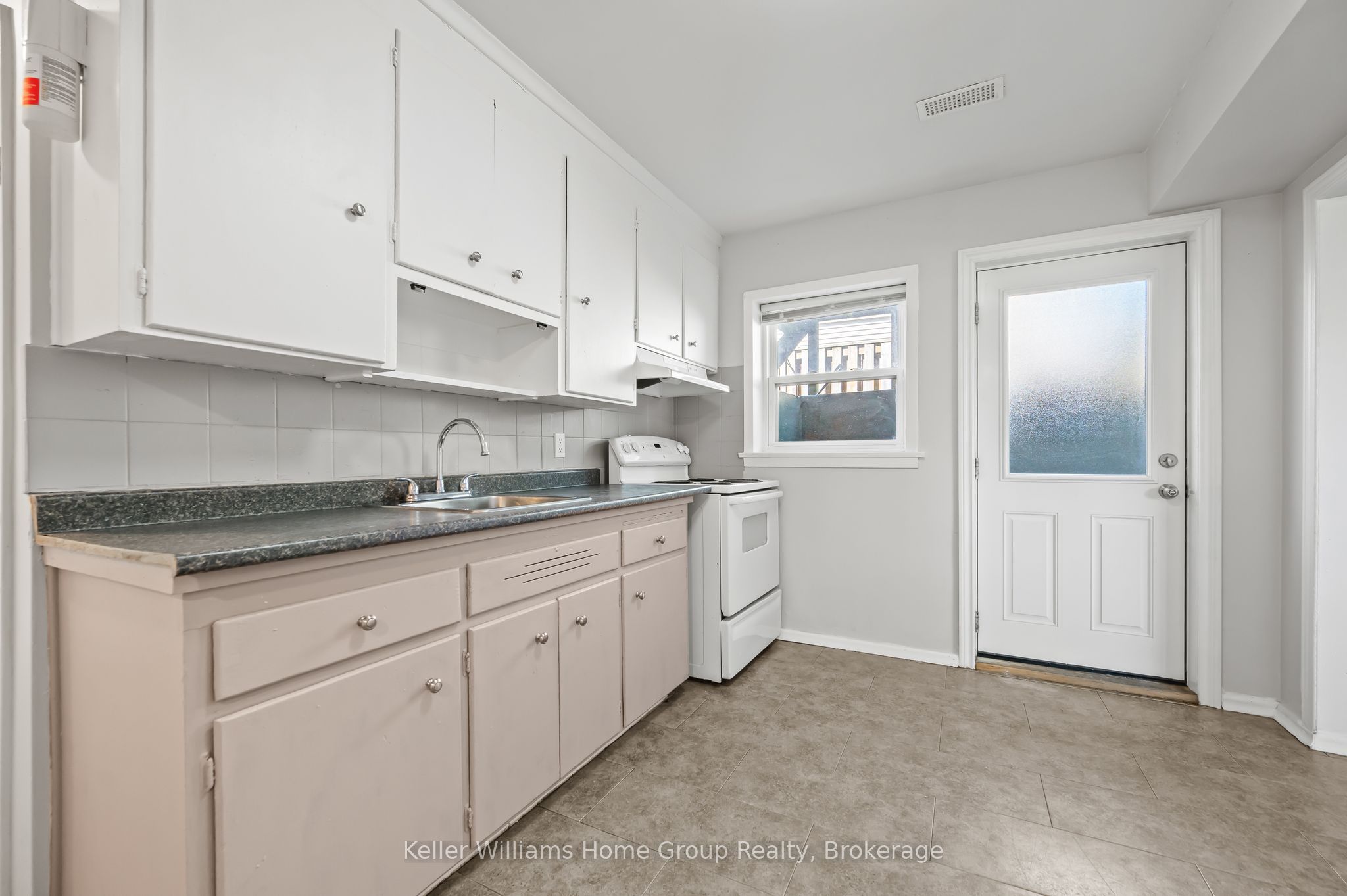 228 Connaught Street Property Photo 16