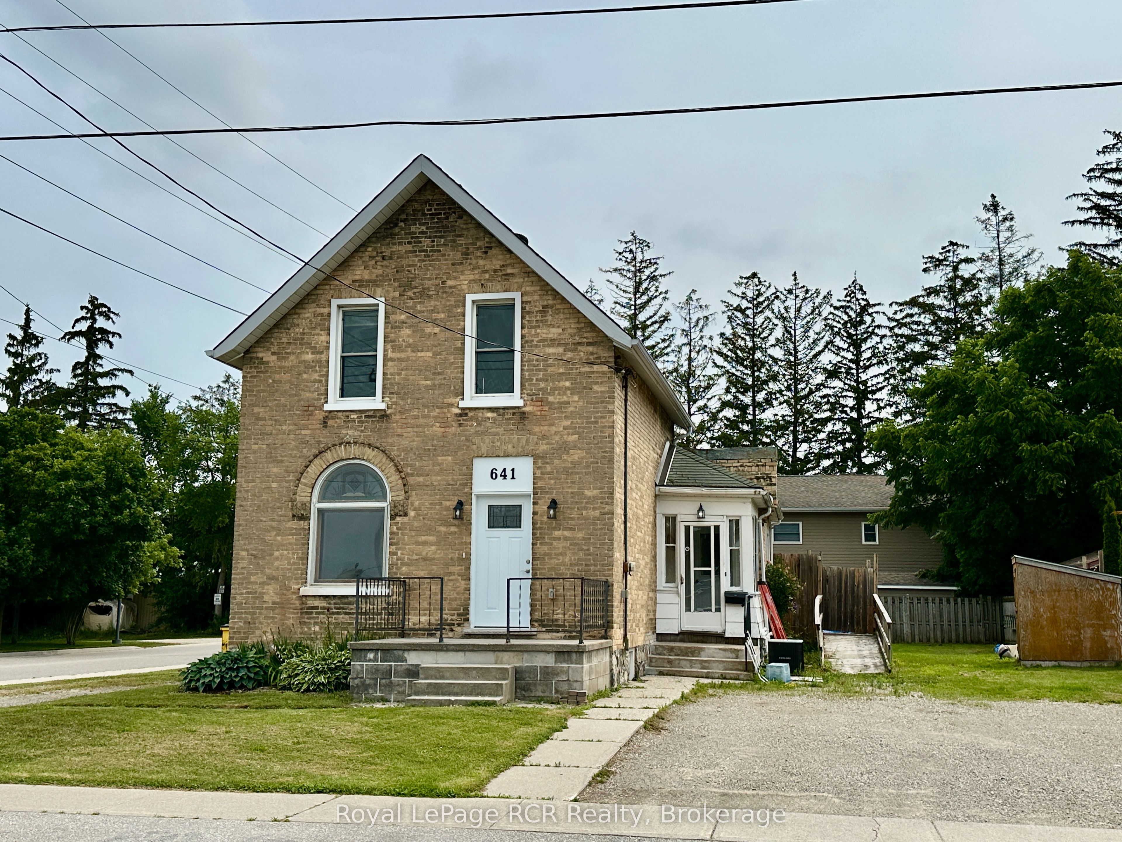 641 10th Avenue Property Photo 1