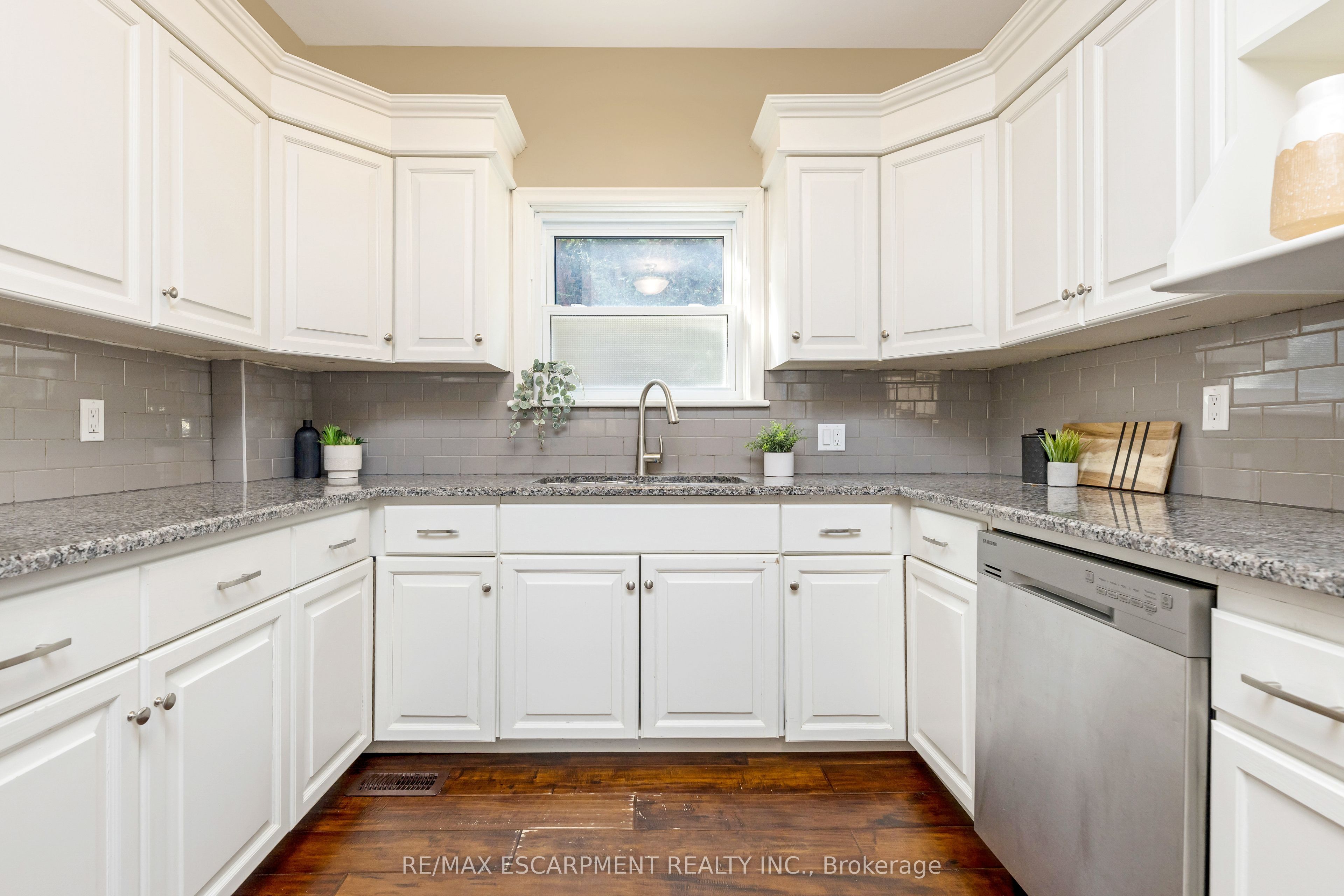 274 Alma Street Property Photo 12