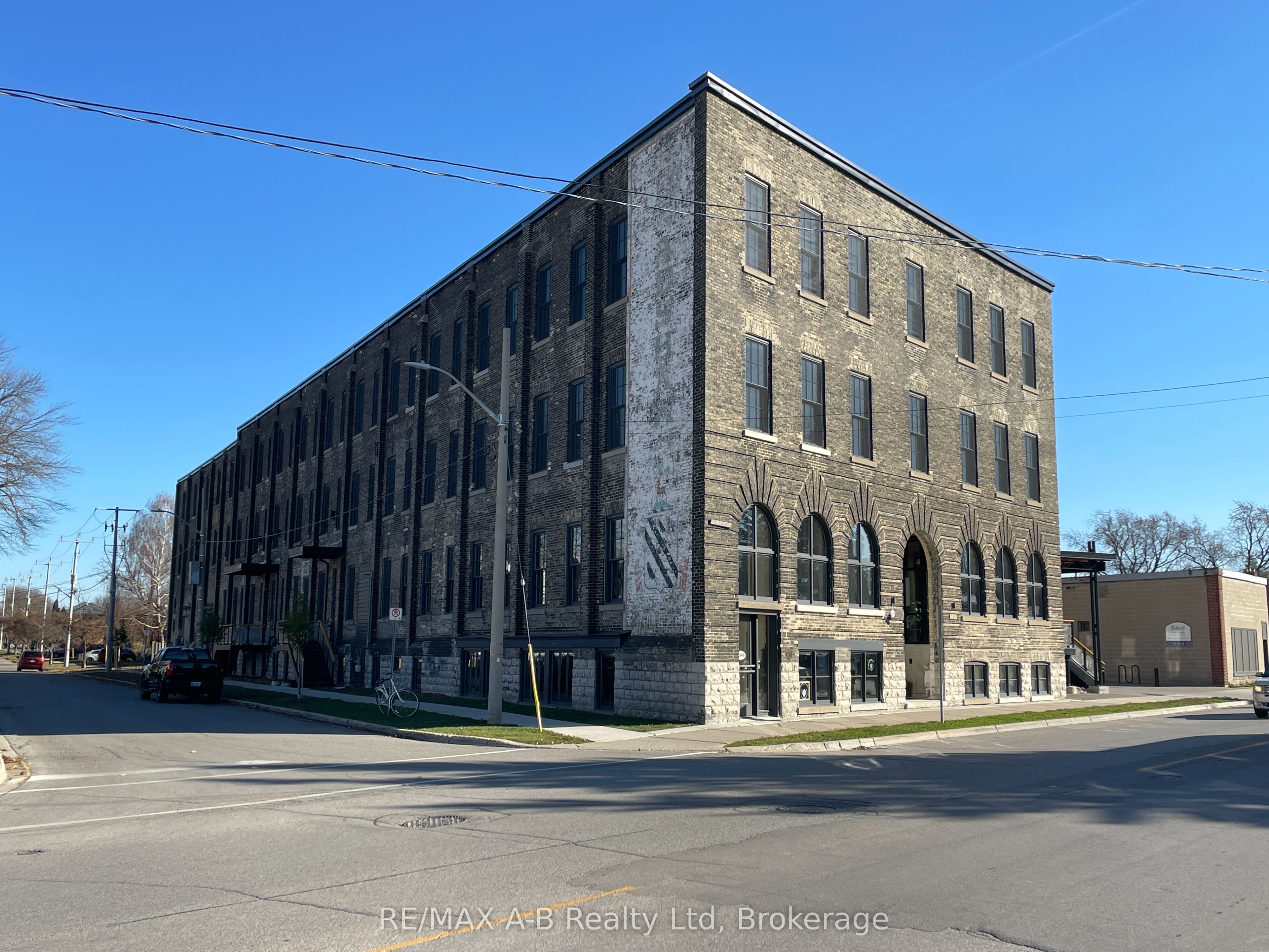 245 Downie St Property Photo 1