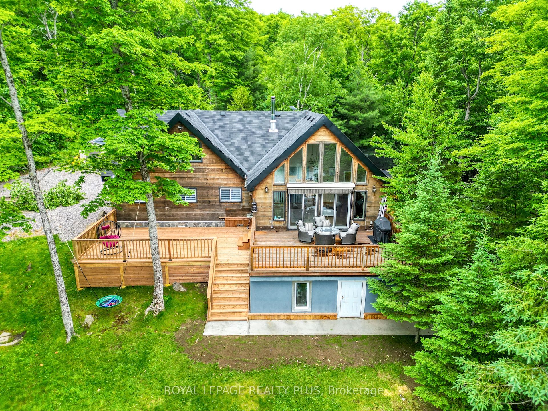 10 Moose Ln