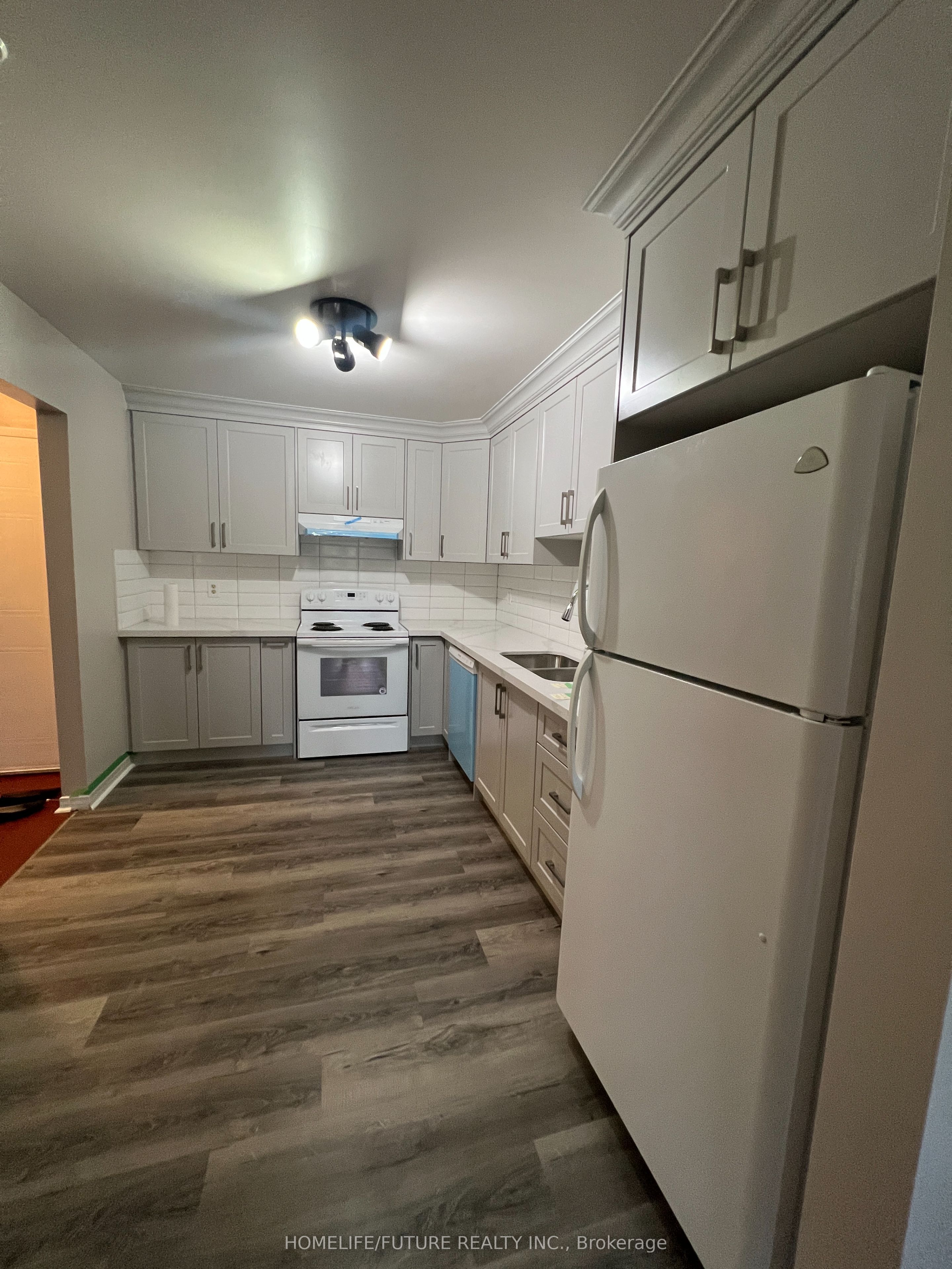 36 Champlain Crescent 28 Property Photo 1