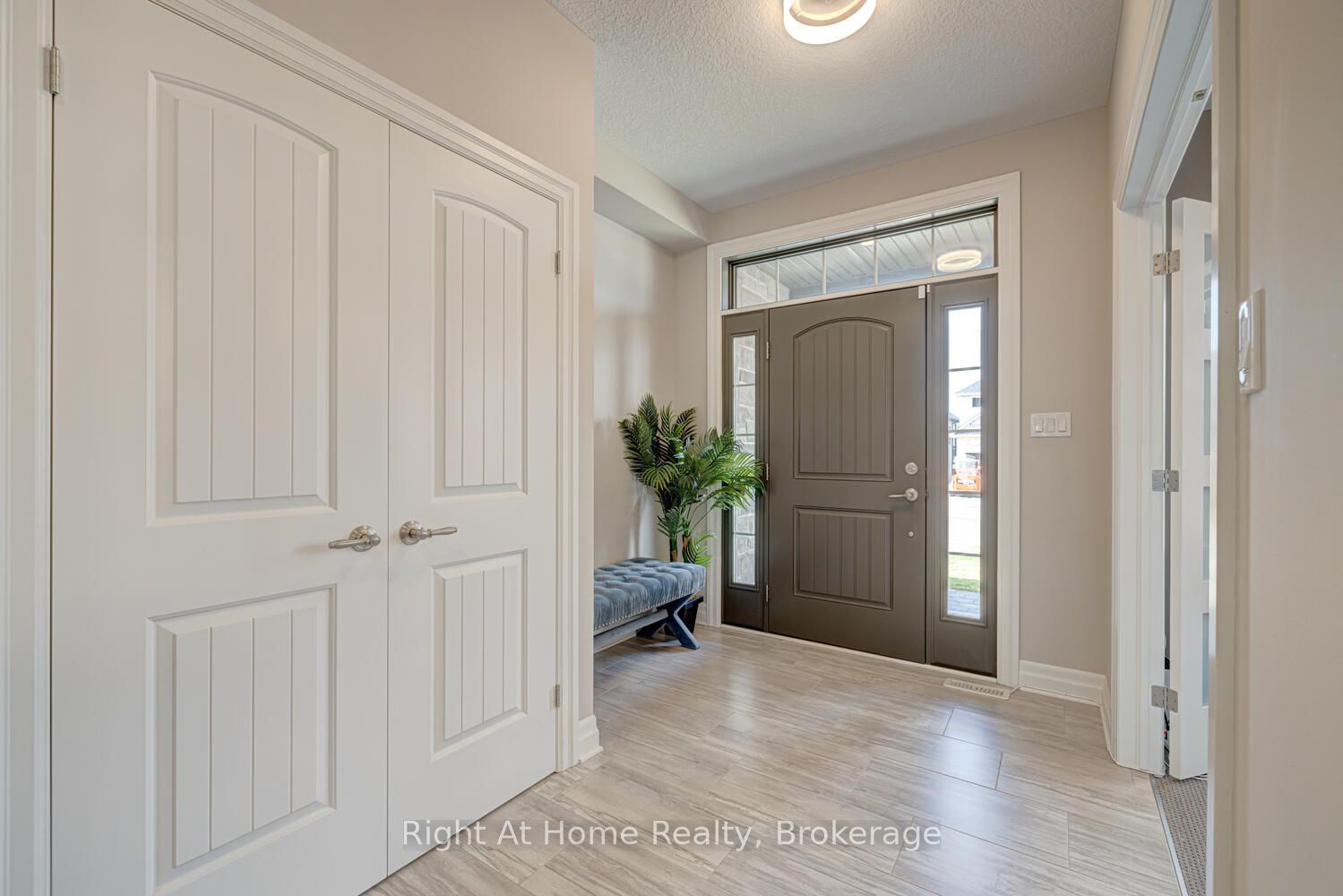 1038 Trailsway Avenue Property Photo 2