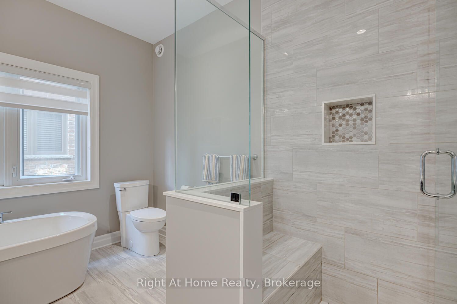 1038 Trailsway Avenue Property Photo 13