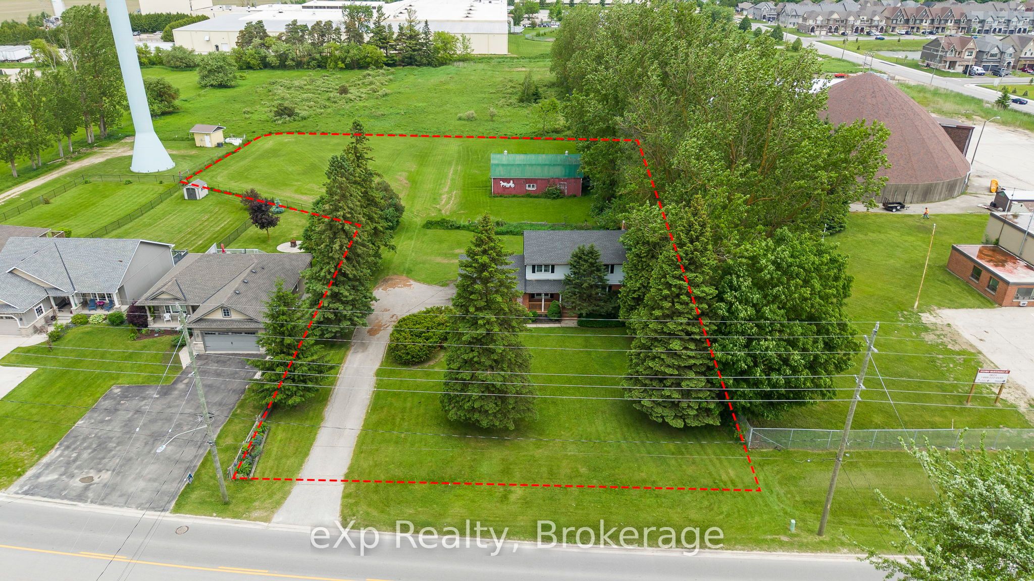 450 Smith St Property Photo 1
