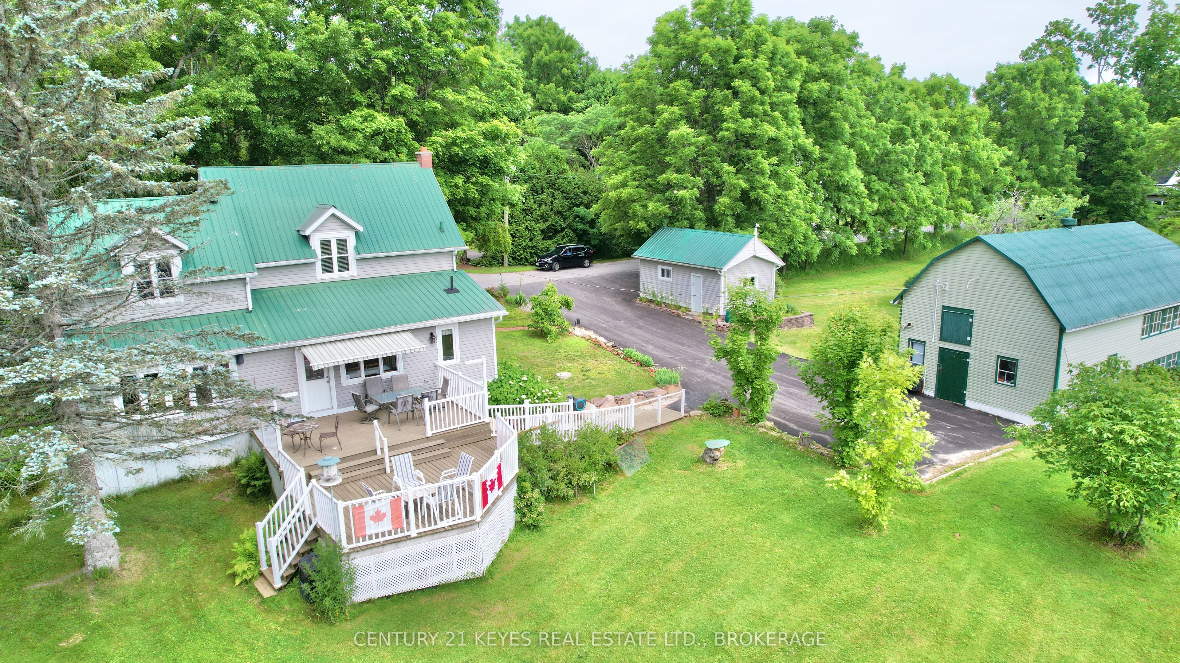 19 Old River Rd