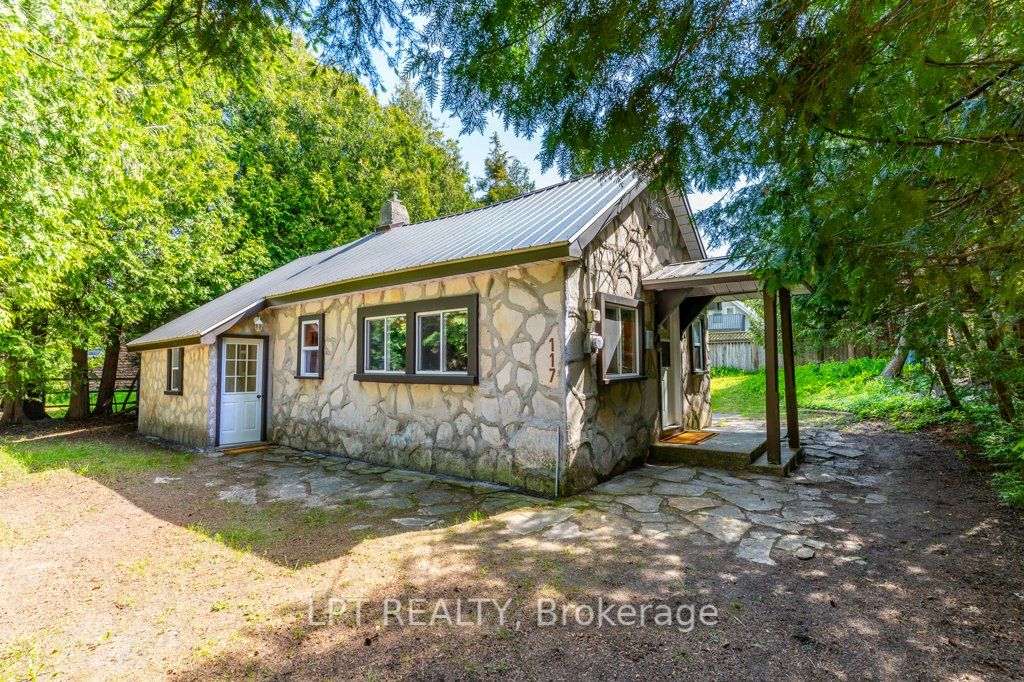 117 Second Avenue N Property Photo 1