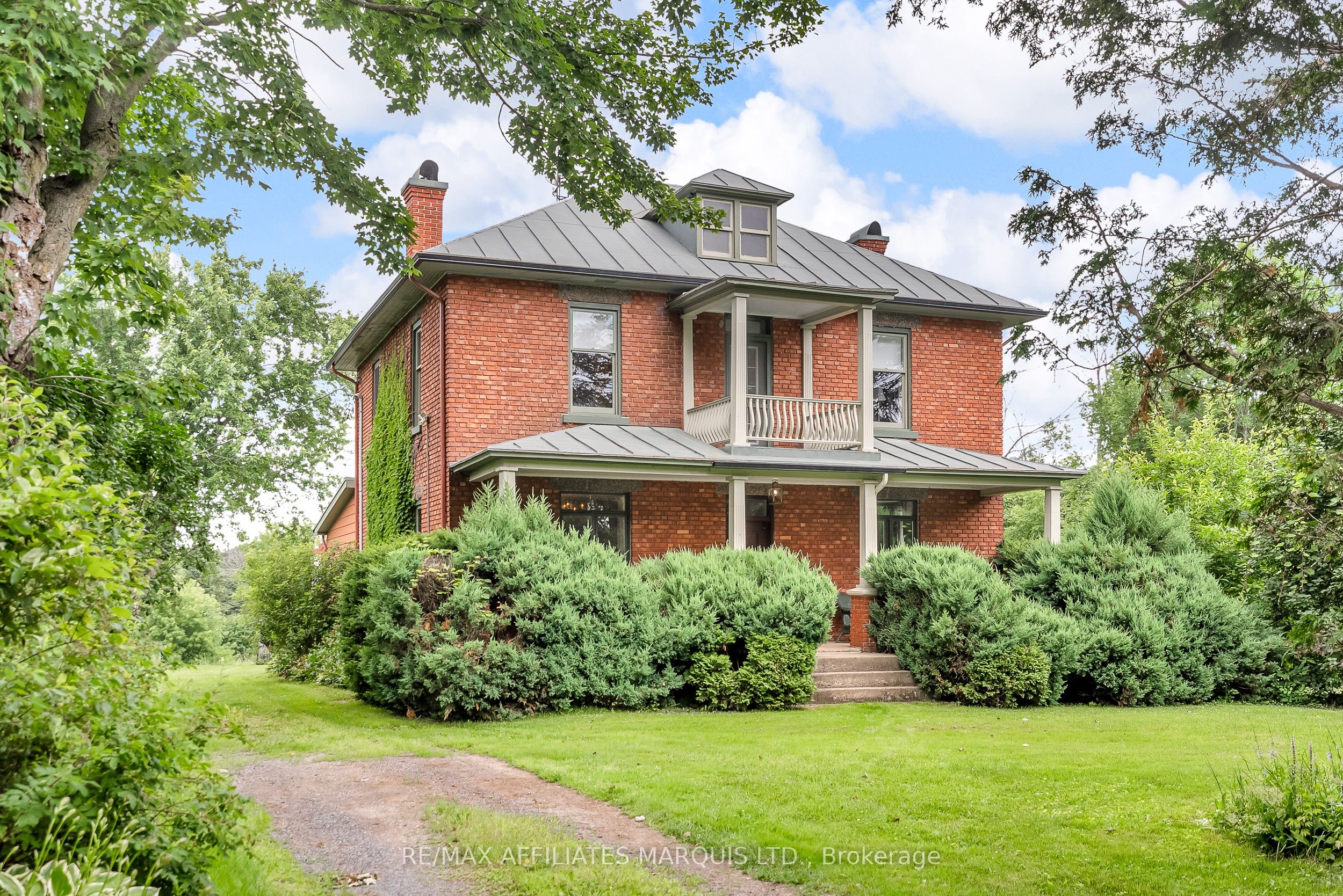 21227 Roy's Road Property Photo 1