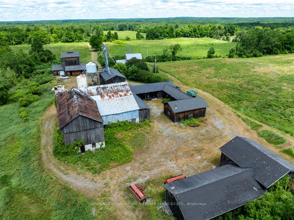 883 Storms Road Property Photo 1