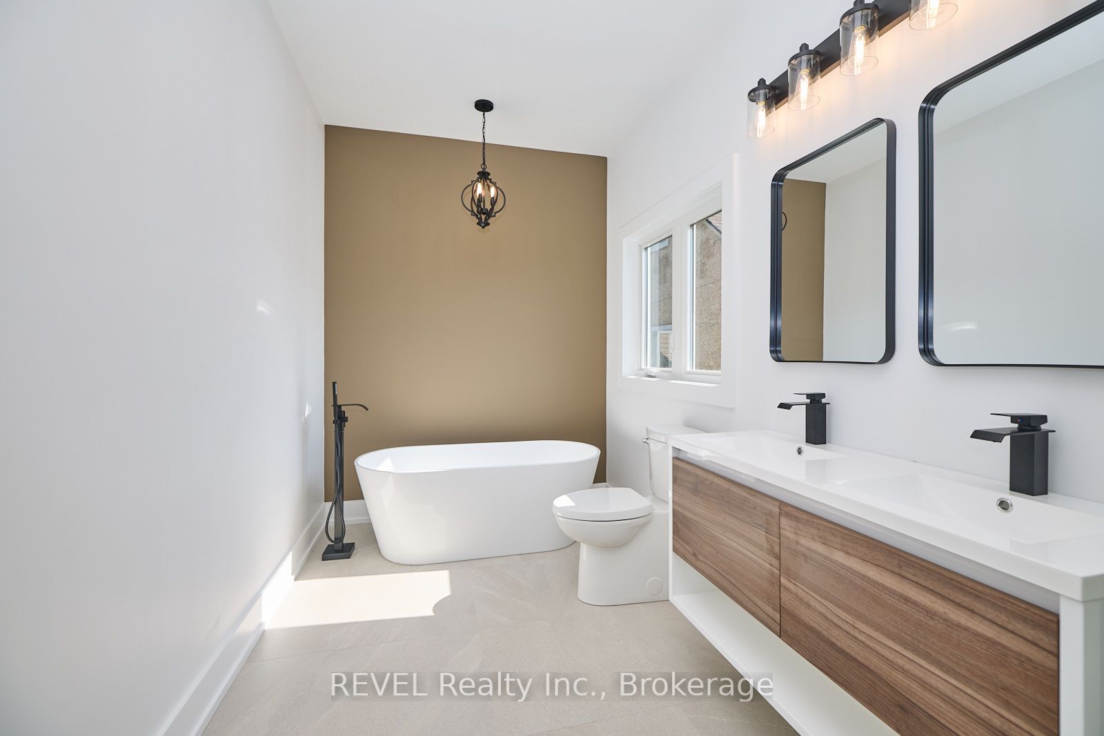 752 Gorham Road Property Photo 4