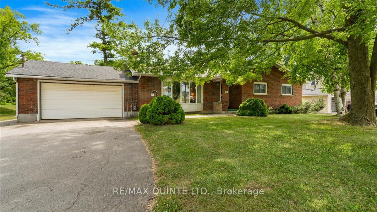 507 Dundas Street W Property Photo 1