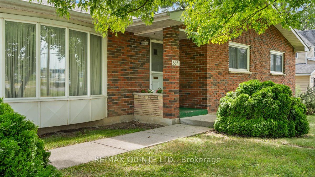 507 Dundas Street W Property Photo 2
