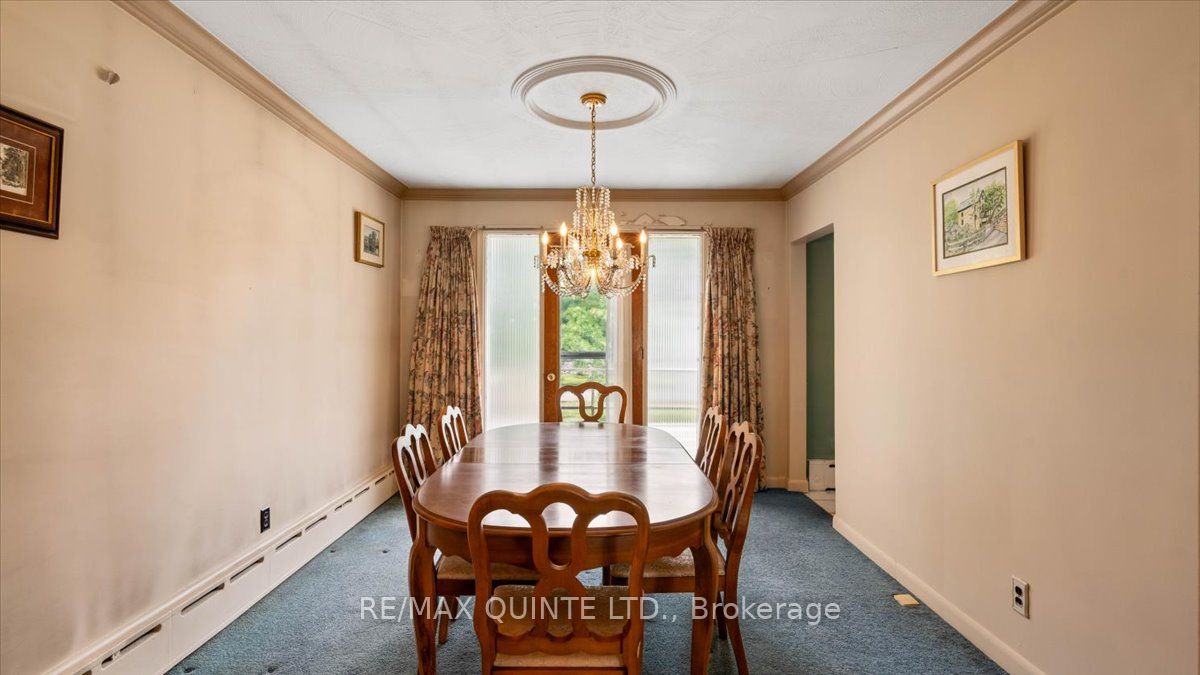 507 Dundas Street W Property Photo 13