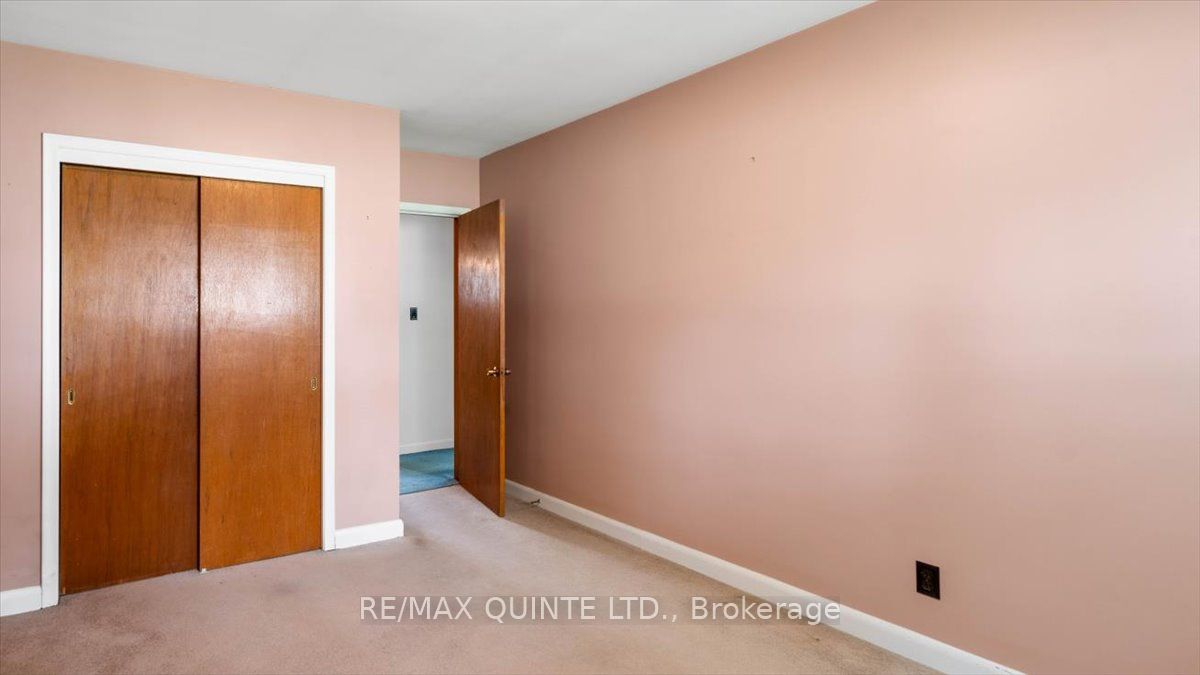 507 Dundas Street W Property Photo 19