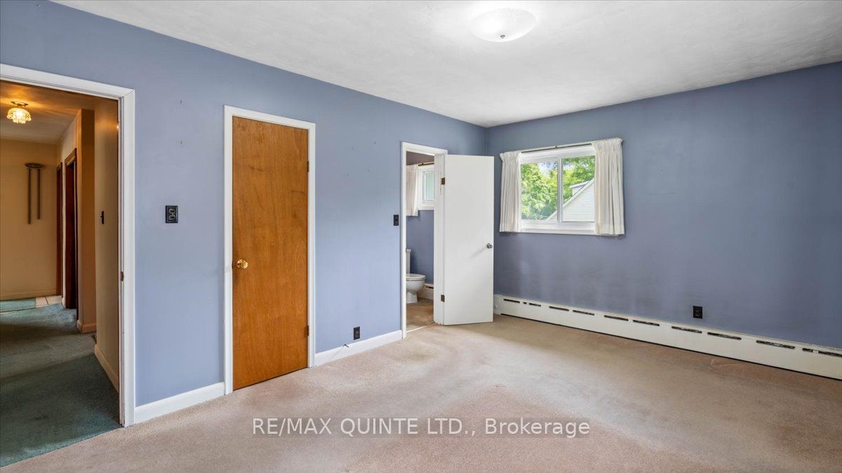 507 Dundas Street W Property Photo 24