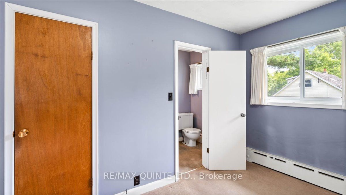 507 Dundas Street W Property Photo 25