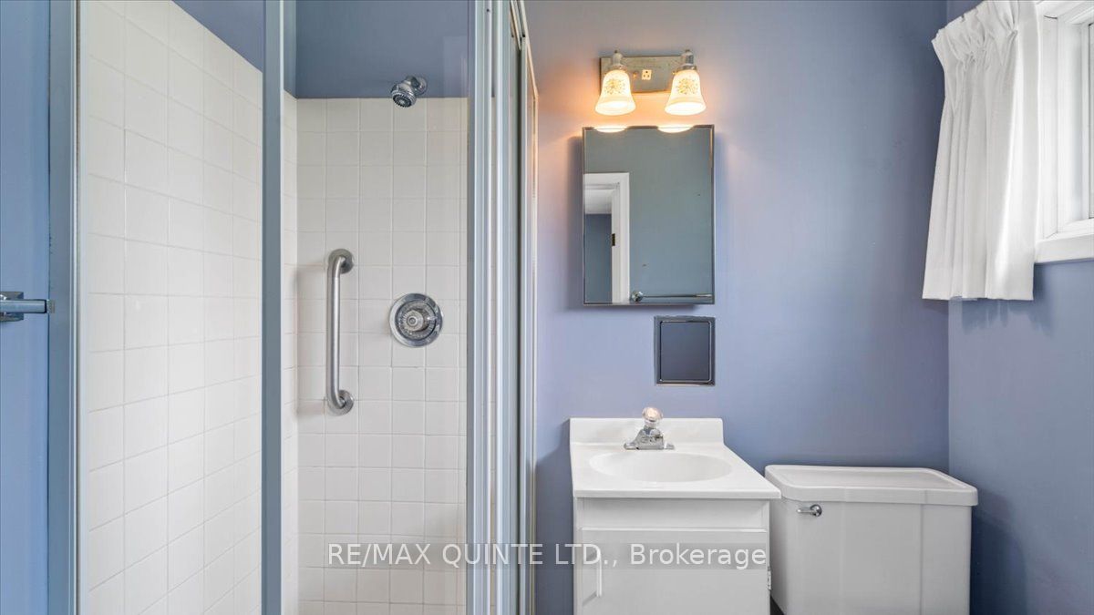 507 Dundas Street W Property Photo 26