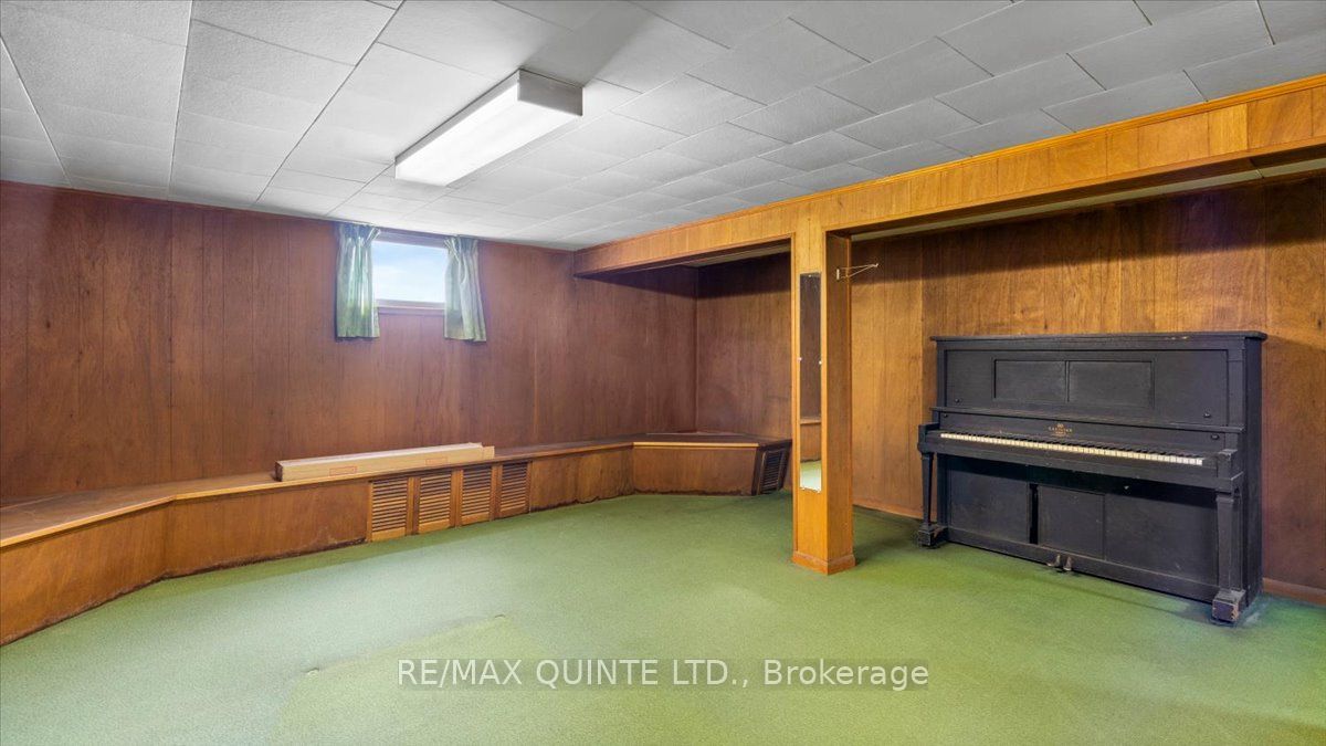 507 Dundas Street W Property Photo 29