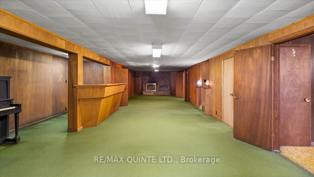 507 Dundas Street W Property Photo 30