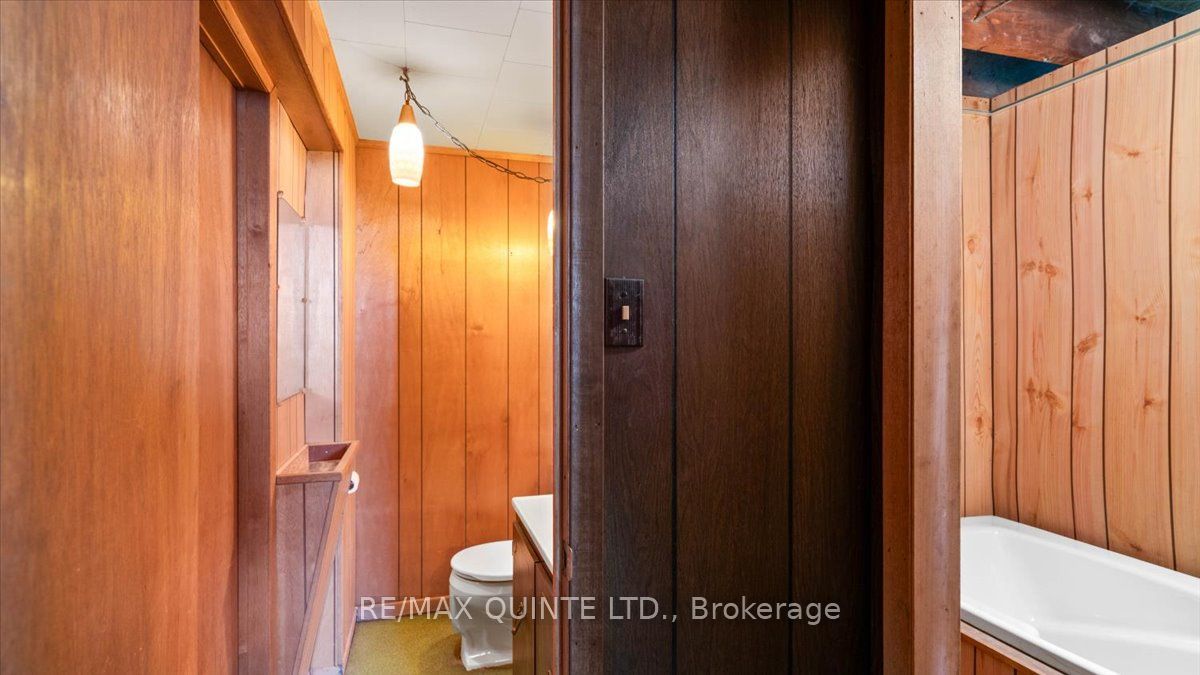 507 Dundas Street W Property Photo 34