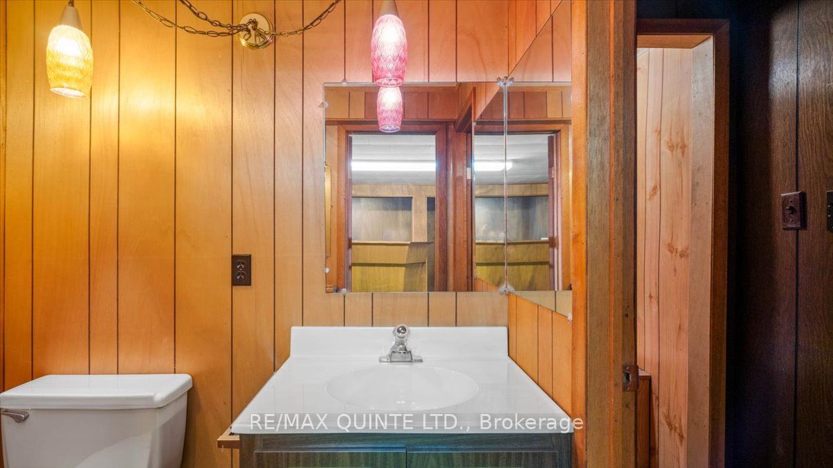 507 Dundas Street W Property Photo 35