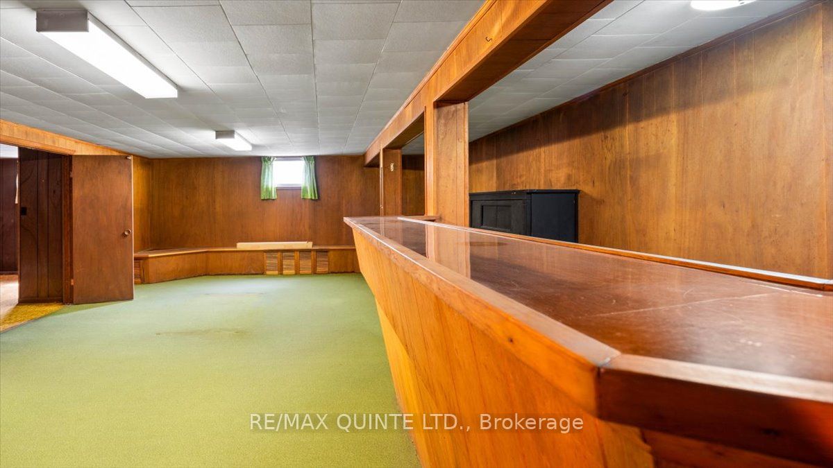 507 Dundas Street W Property Photo 38