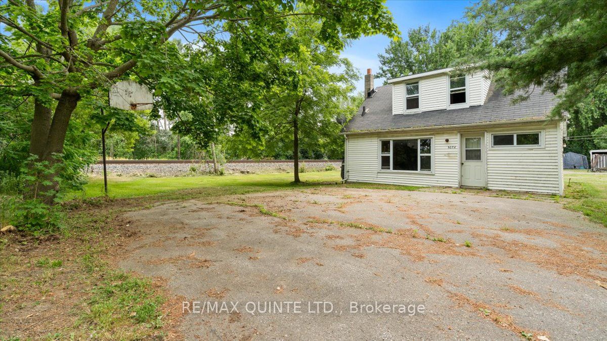 507 Dundas Street W Property Photo 40