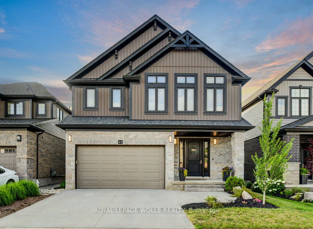 43 Greyhawk Street Property Photo 1