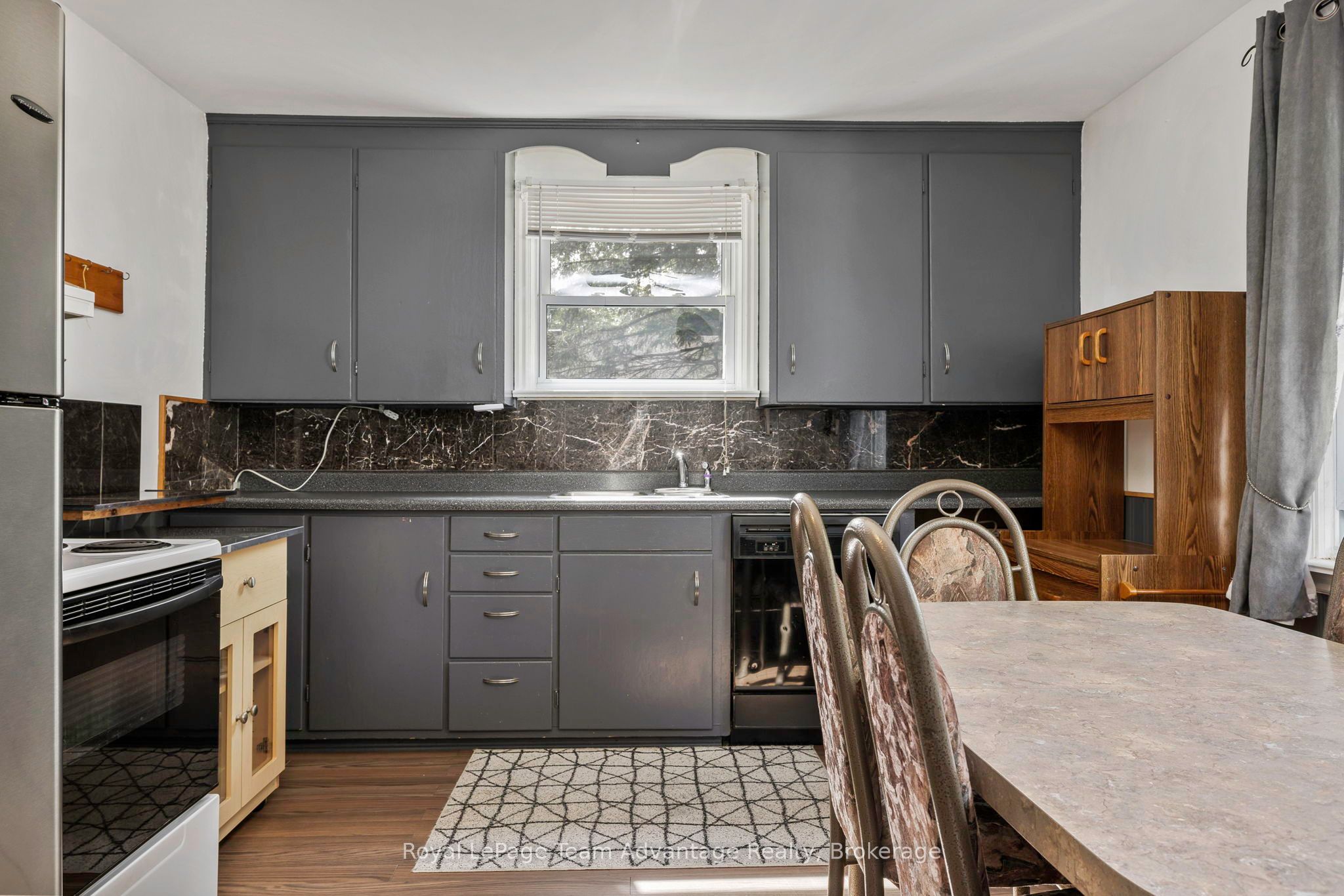 9 Woods Lane Property Photo 6