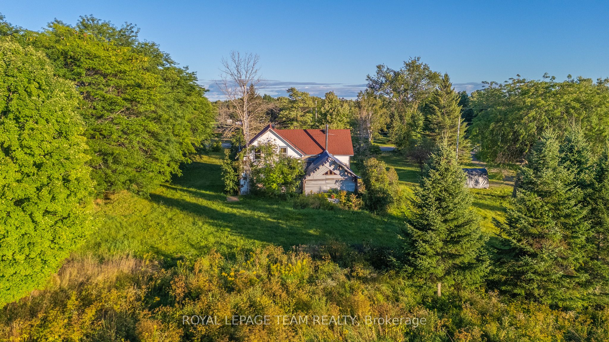 1102 Perth Road N Property Photo 8